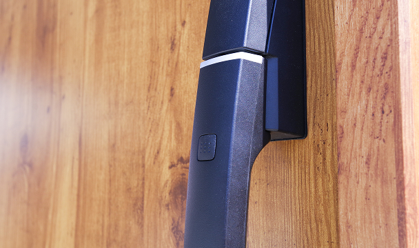 ポケットキー対応ダブルロック玄関ドア