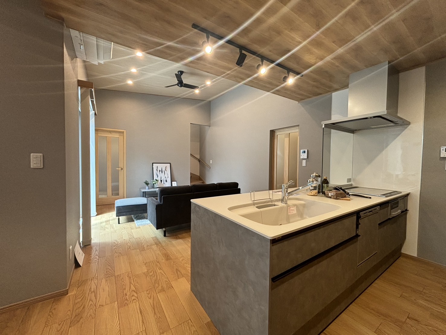 7畳の広々中庭のある1.5階建てのお家！郡山市　注文住宅