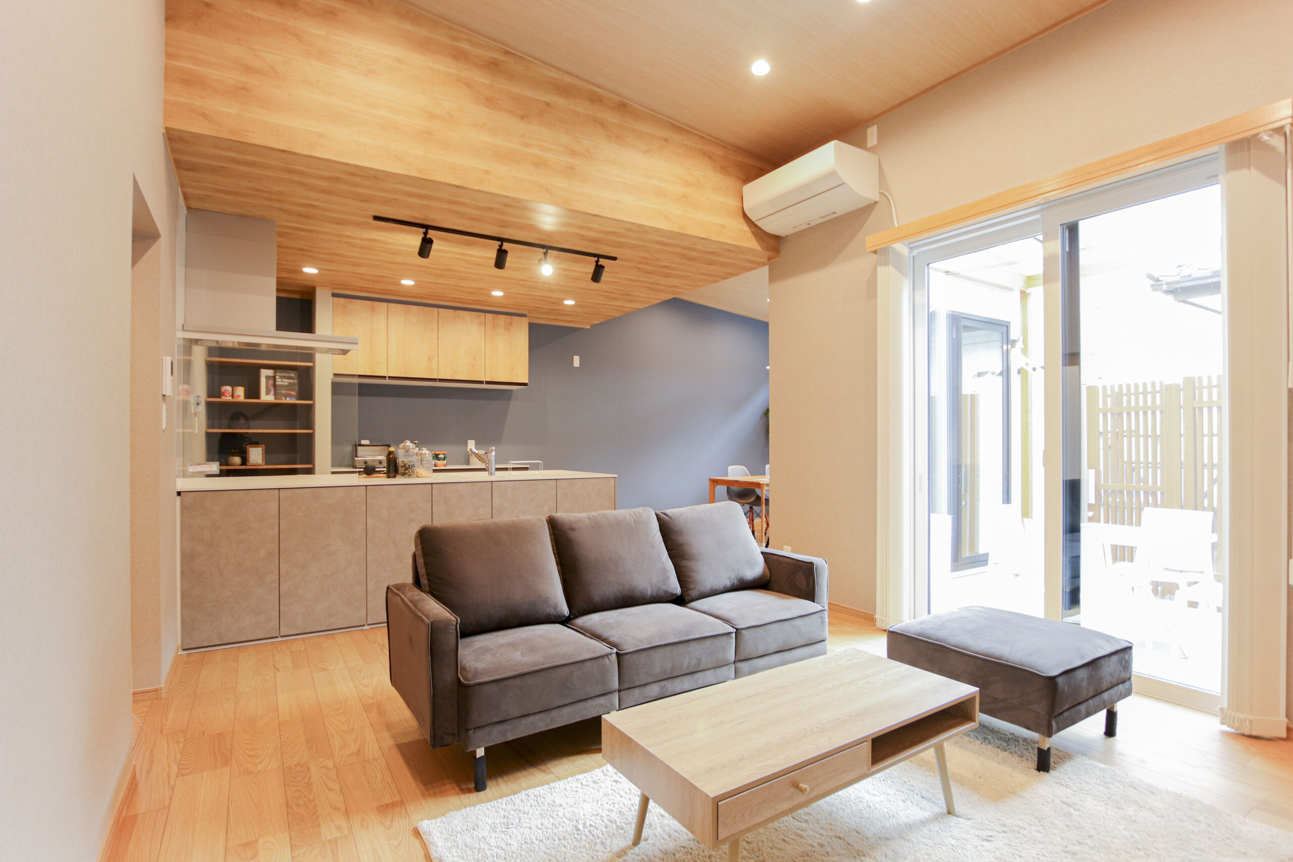 7畳の広々中庭のある1.5階建てのお家！郡山市　注文住宅