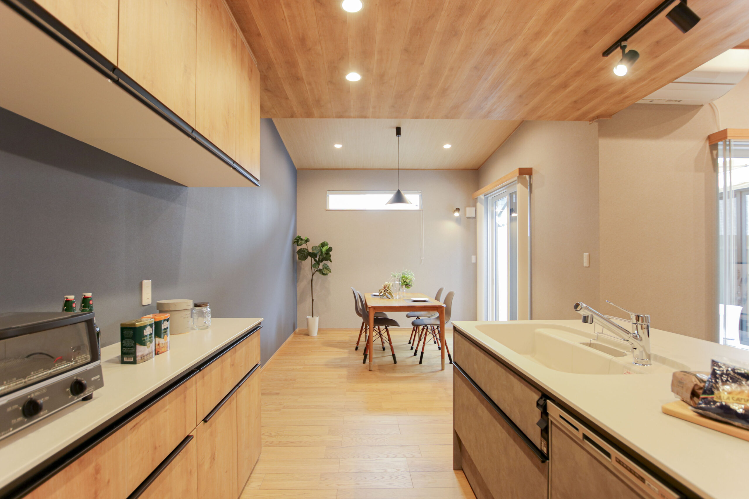 7畳の広々中庭のある1.5階建てのお家！郡山市　注文住宅