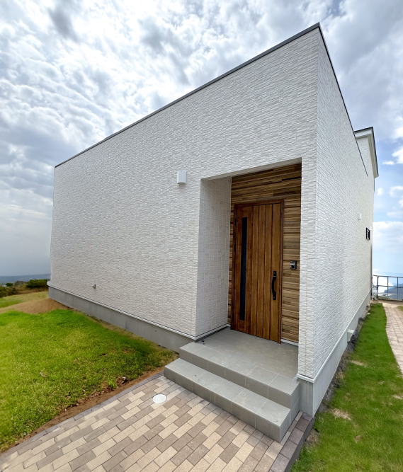 7畳の広々中庭のある1.5階建てのお家！郡山市　注文住宅