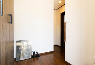 色数をおさえておしゃれなカフェ風広々LDKの家の写真
