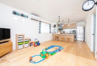 無垢材や漆喰など自然素材を たっぷり使った住み心地良い家　郡山市注文住宅の写真